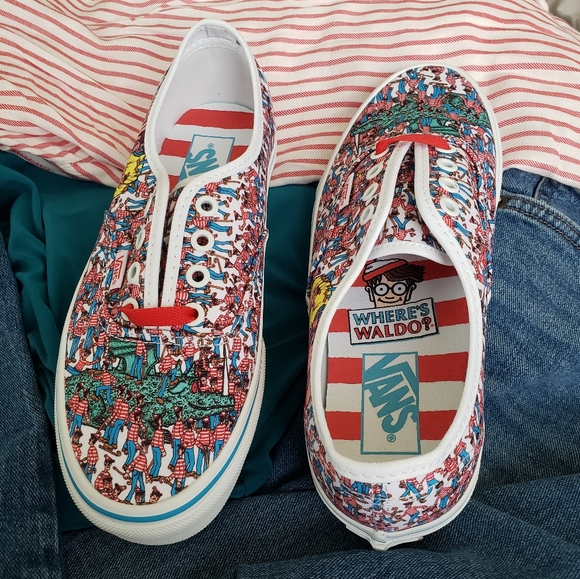 ❓Vans Authentic Where's Waldo? Land of Waldos - Picture 3 of 3